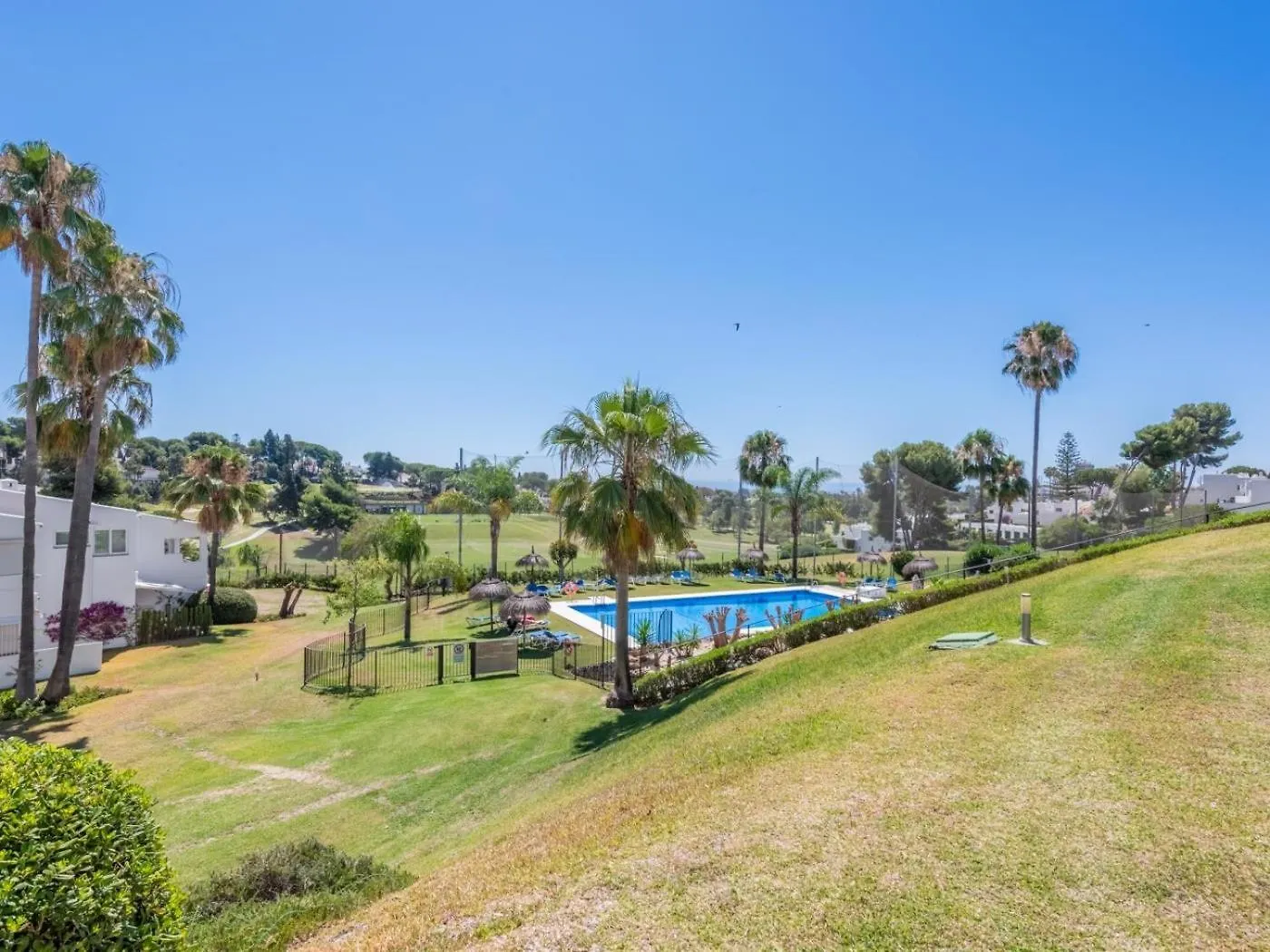 Azahara1, Panoramic Views And Frontline Golf Apartment Marbella