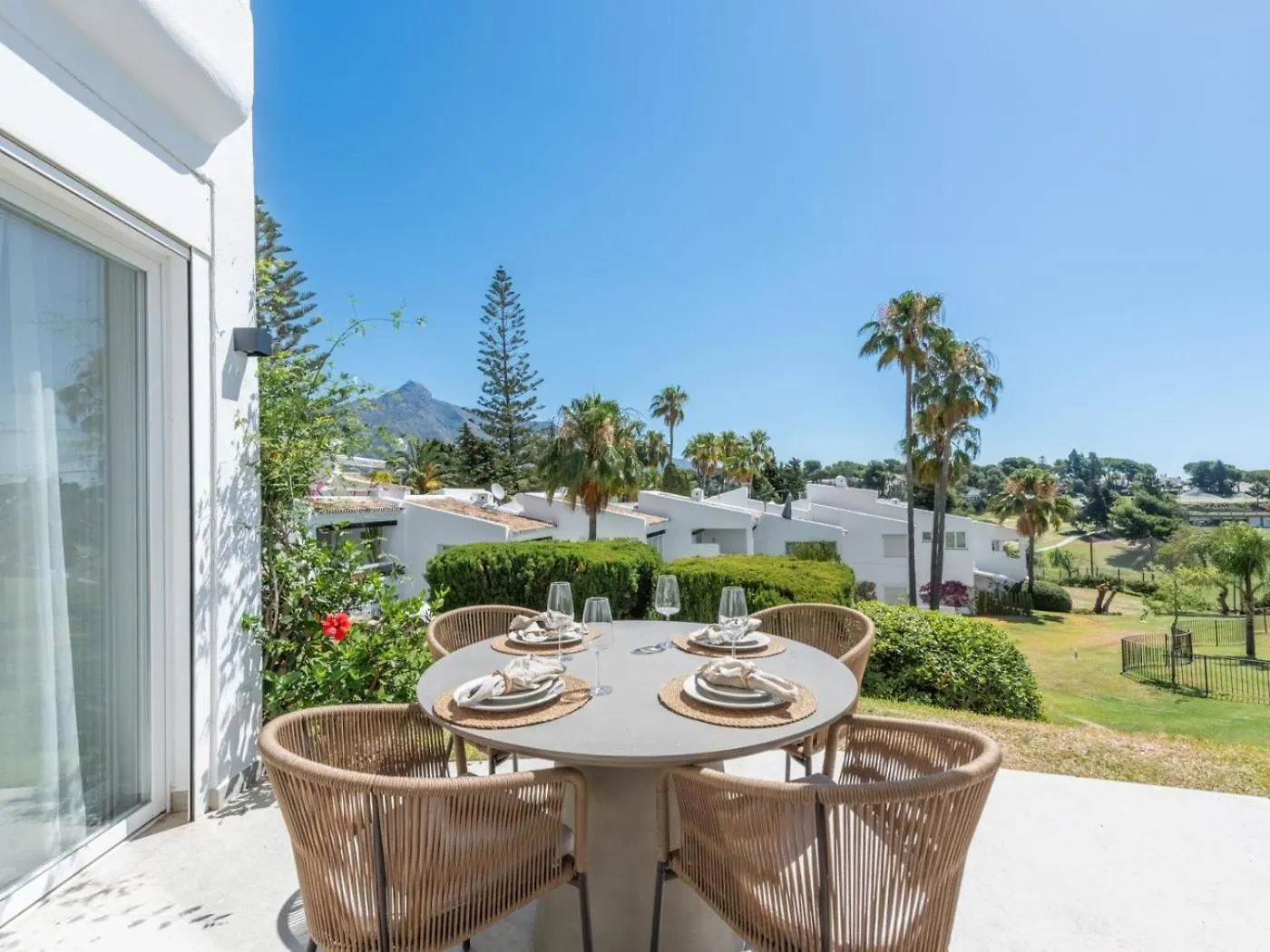 Azahara1, Panoramic Views And Frontline Golf Apartment Marbella