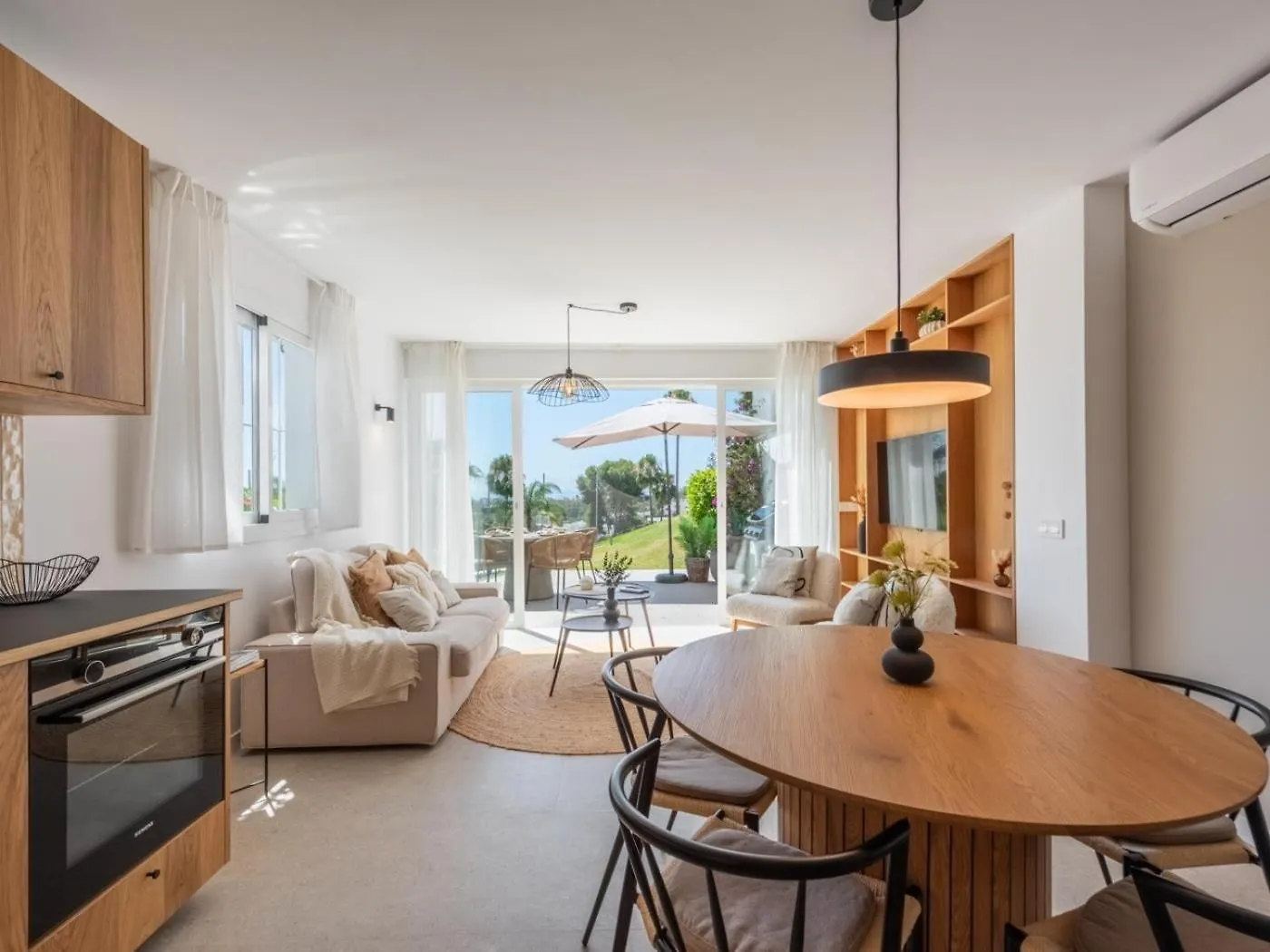 Azahara1, Panoramic Views And Frontline Golf Apartment Marbella