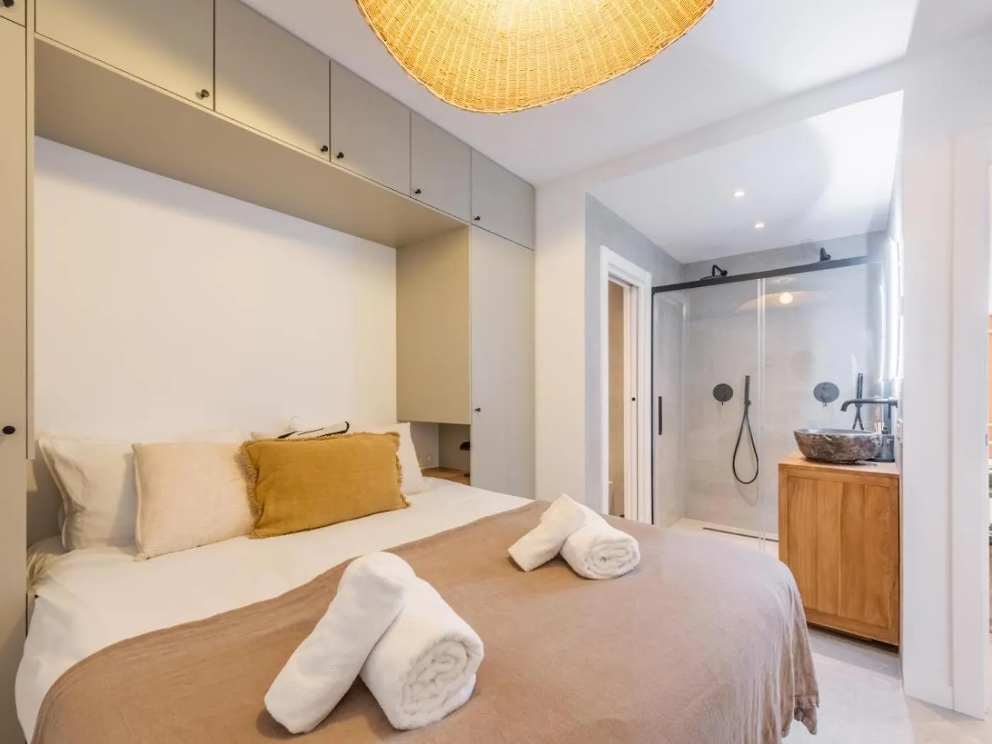 Azahara1, Panoramic Views And Frontline Golf Apartment Marbella